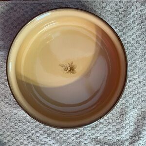 Elegant Cream Ceramic Bowl